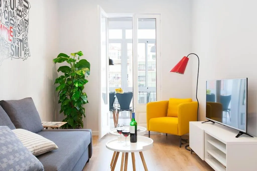 Perfectly Located 4Bed 4Bath Apartment In Barcelona 2 2