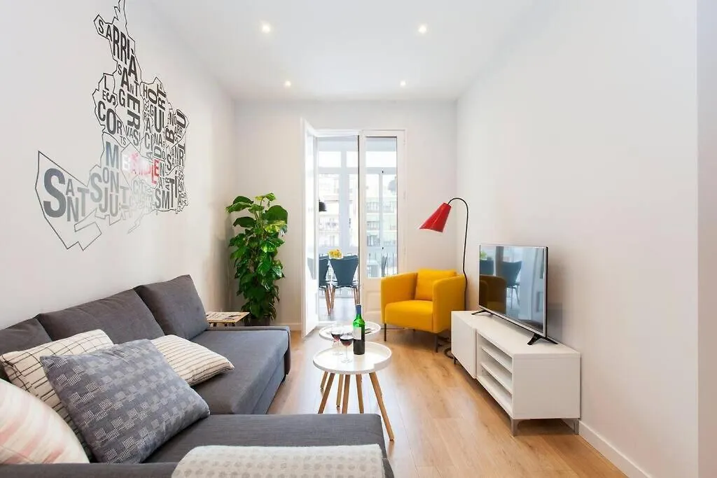 Perfectly Located 4Bed 4Bath Apartment In Barcelona 2 2