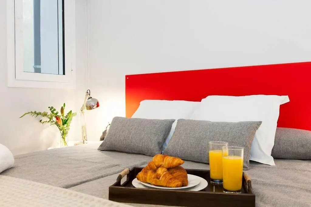 Perfectly Located 4Bed 4Bath Apartment In Barcelona 2 2