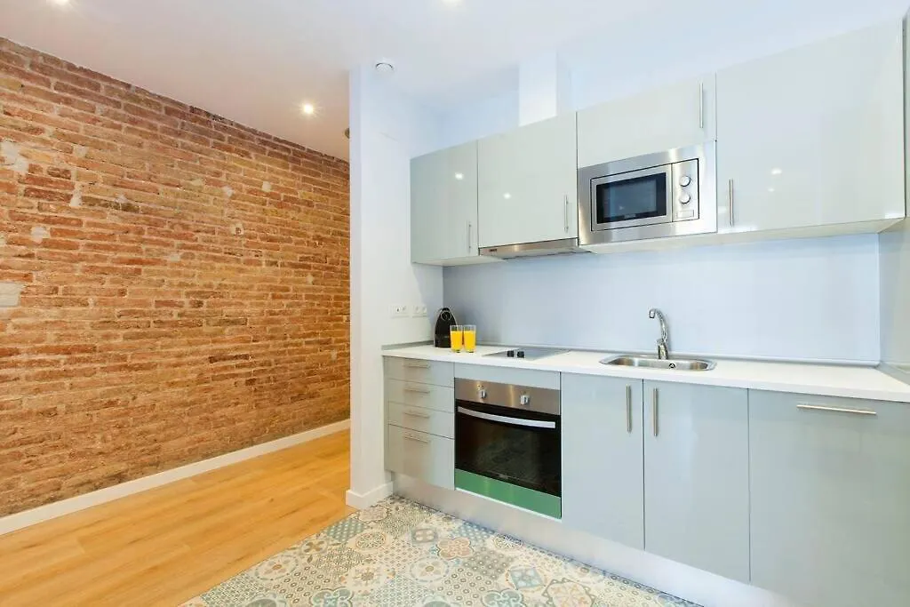 Perfectly Located 4Bed 4Bath Apartment In Barcelona 2 2