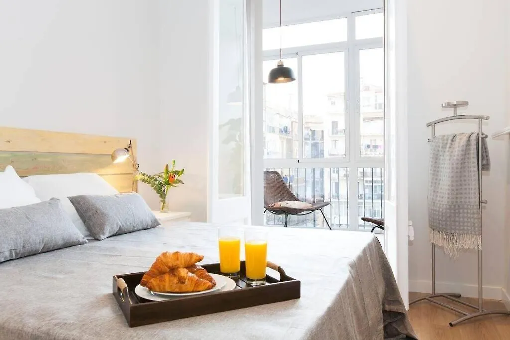 Perfectly Located 4Bed 4Bath Apartment In Barcelona 2 2 0*,