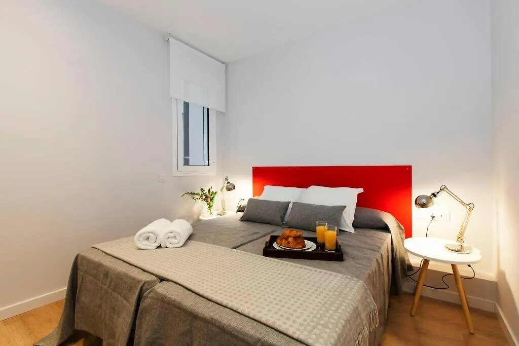 Perfectly Located 4Bed 4Bath Apartment In Barcelona 2 2